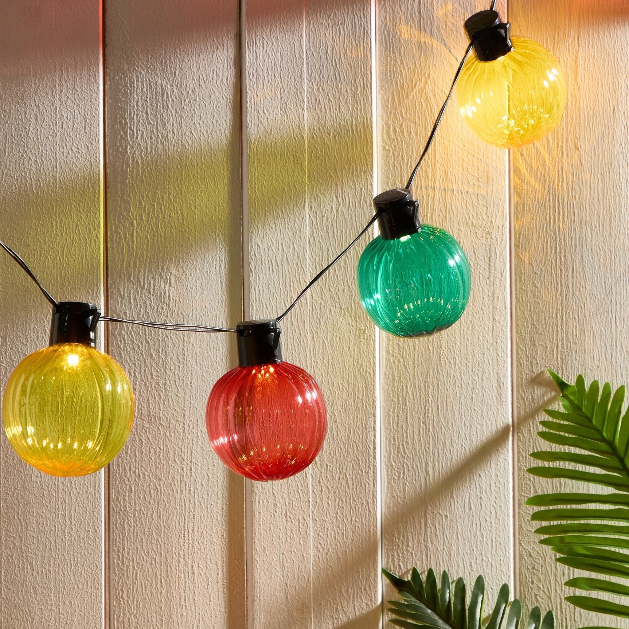 Colourful Battery-Powered String Lights For Indoor/Outdoor Decor