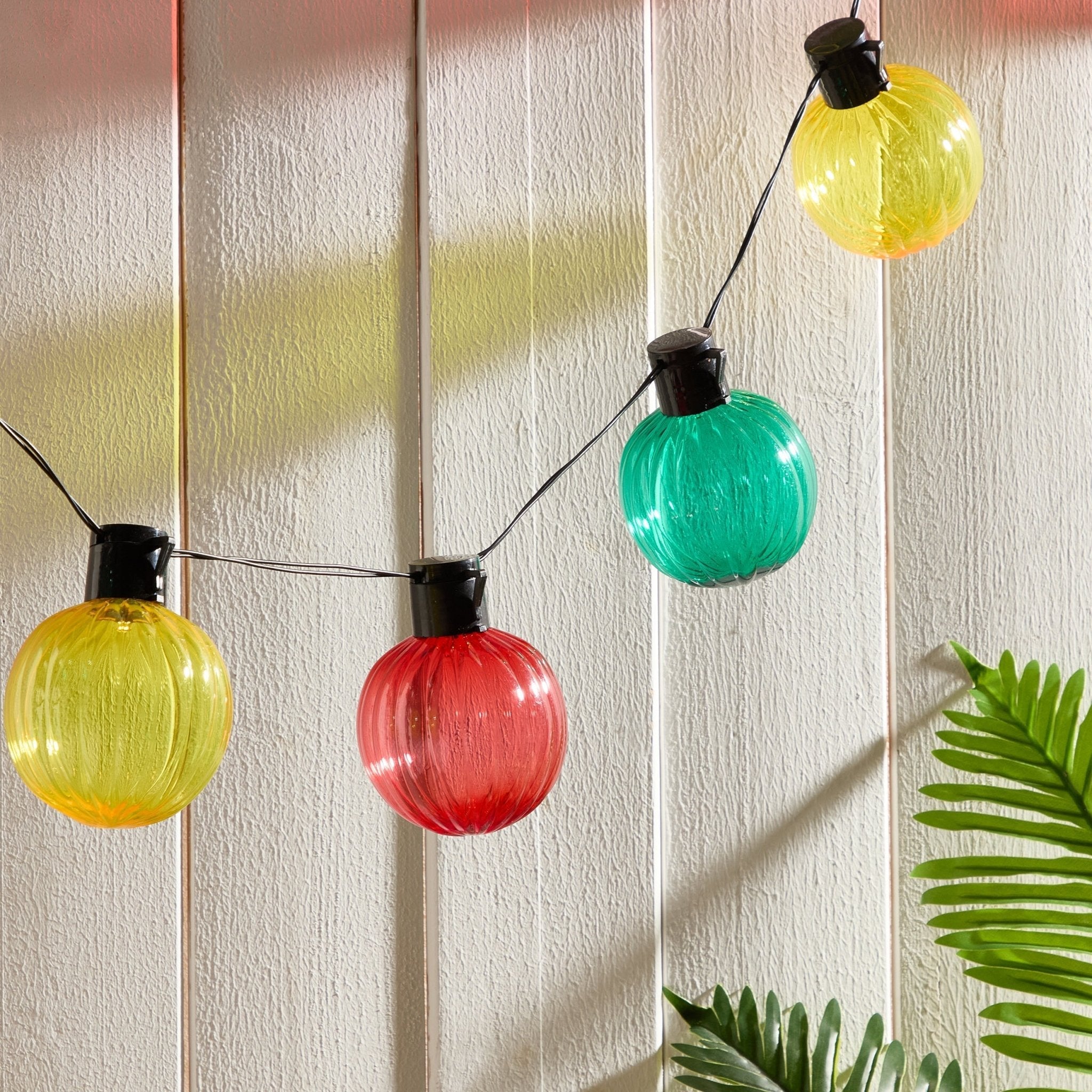 Colourful Battery-Powered String Lights For Indoor/Outdoor Decor