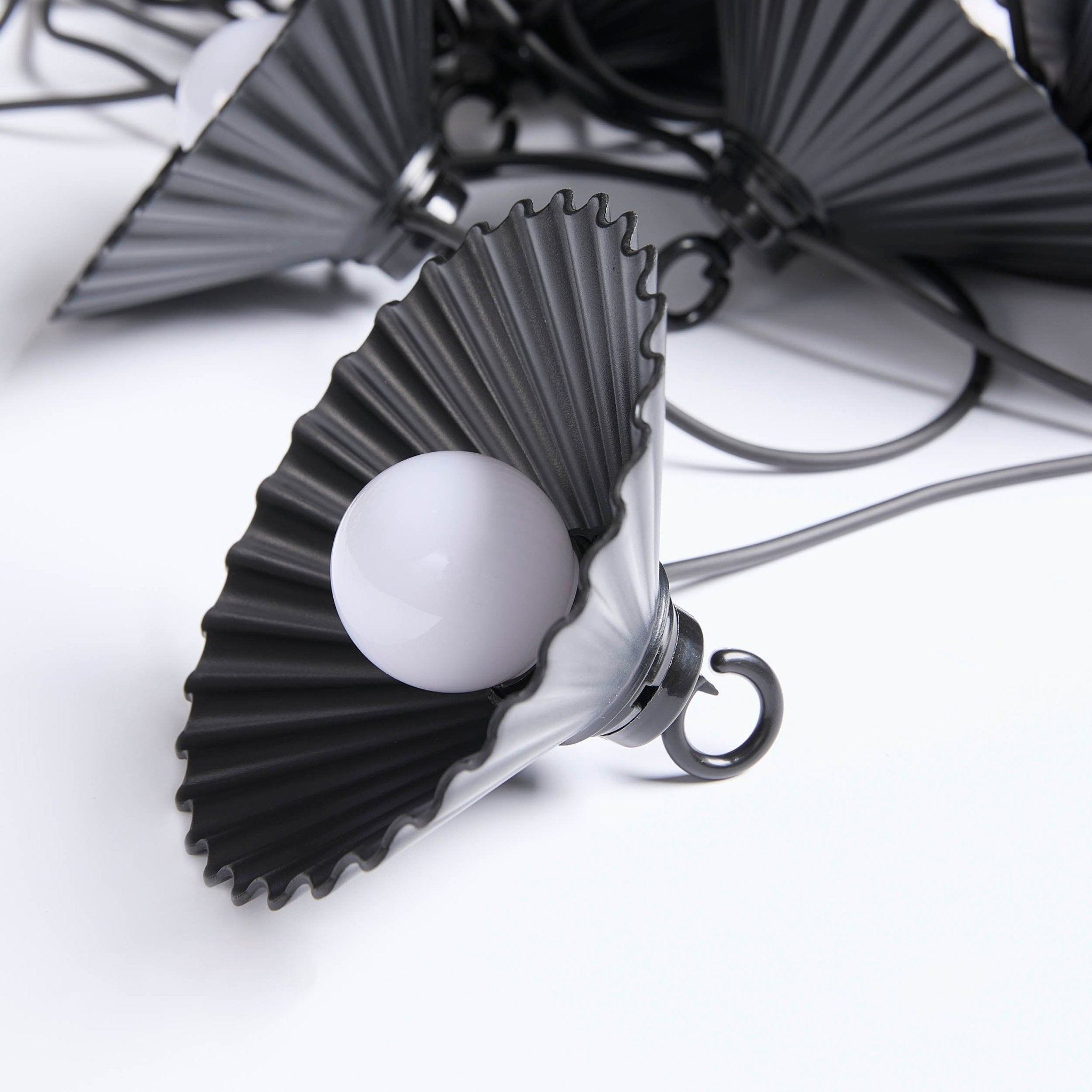 10 Indoor/Outdoor Flower String Lights (Mains Powered) - White