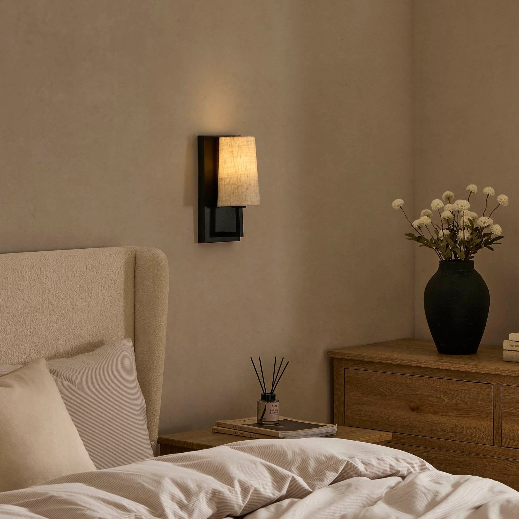 Alban Led Rechargeable Wall Light - Black - Martlaz